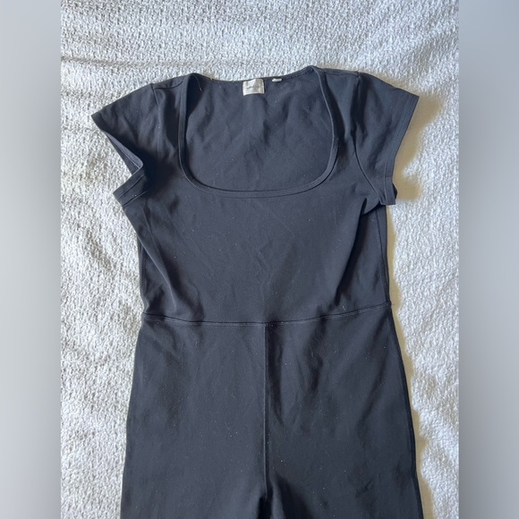 SOLD | Wilfred Free | Aritzia | Theodora Jumpsuit / Romper - Picture 2 of 7